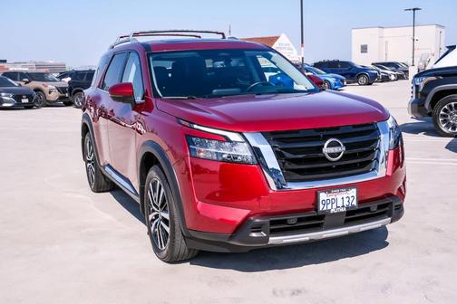 Scarlet Ember 2024 Nissan Pathfinder Platinum