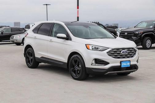 White Platinum Tri-Coat Metallic 2019 Ford Edge SEL