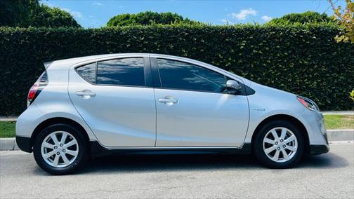 2017 Toyota Prius c Three