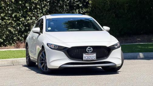 Snowflake White Pearl Mica 2022 Mazda Mazda3 FWD w/Preferred Package