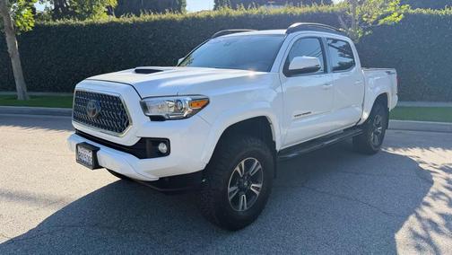 Super White 2019 Toyota Tacoma TRD Sport
