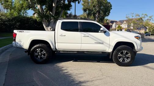 Super White 2019 Toyota Tacoma TRD Sport
