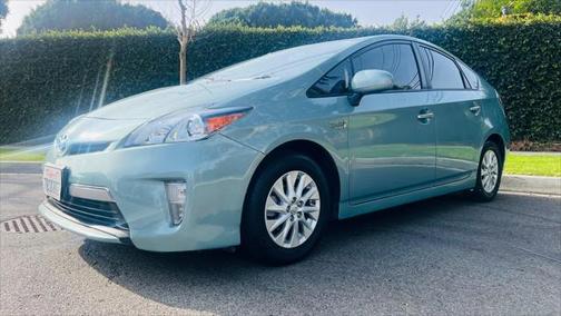 2013 Toyota Prius Plug-in Advanced