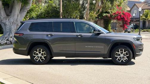 Baltic Gray Metallic Clearcoat 2024 Jeep Grand Cherokee L Limited