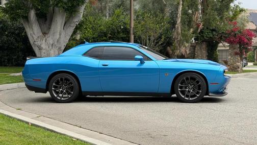 B5 Blue Pearlcoat 2023 Dodge Challenger R/T Scat Pack