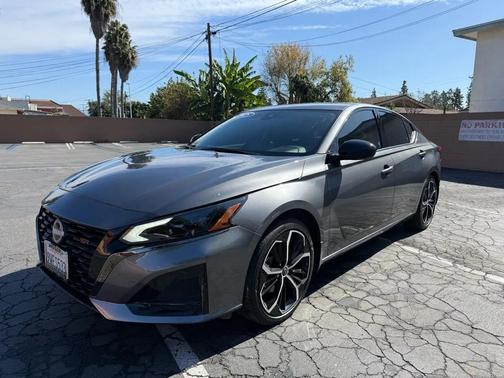 2025 Nissan Altima SR FWD