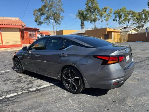 2025 Nissan Altima SR FWD