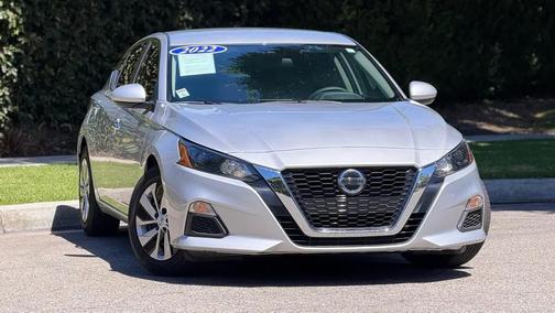 Brilliant Silver Metallic 2022 Nissan Altima S FWD