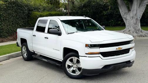 Summit White 2018 Chevrolet Silverado 1500 Custom
