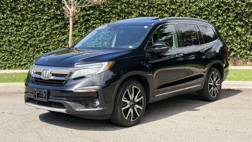 Crystal Black Pearl 2019 Honda Pilot Touring 8-Passenger