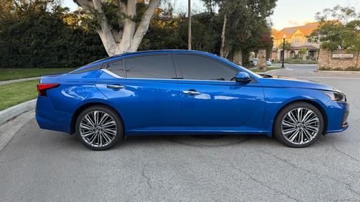 2025 Nissan Altima SL FWD