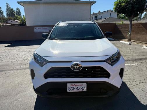 2020 Toyota RAV4 LE