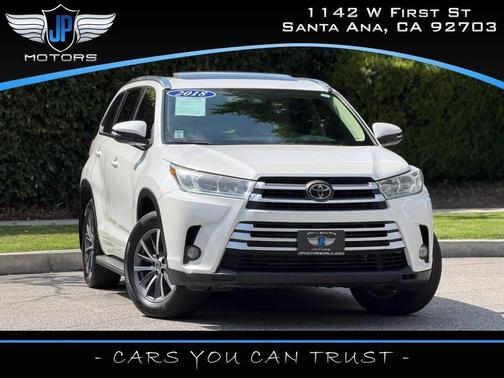 Pearl White 2018 Toyota Highlander XLE