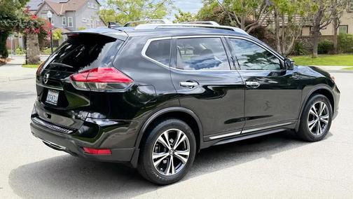 Magnetic Black 2017 Nissan Rogue SL