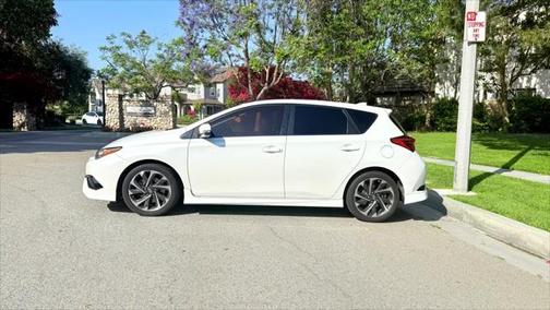 2016 Scion iM 5dr HB Man (Natl)