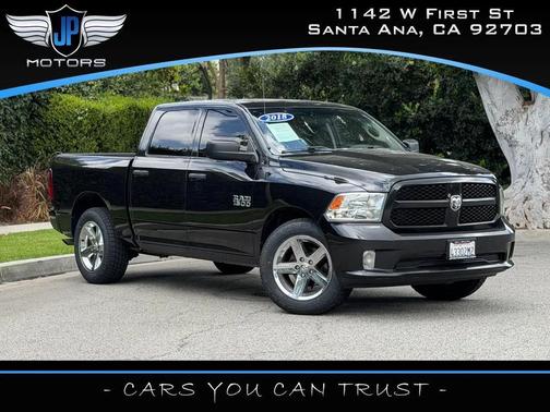 Brilliant Black Crystal Pearlcoat 2018 RAM 1500 Express