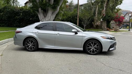 Midnight Black Metallic 2021 Toyota Camry SE