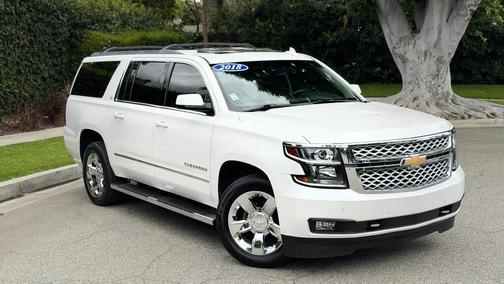 Iridescent Pearl Tricoat 2018 Chevrolet Suburban LT