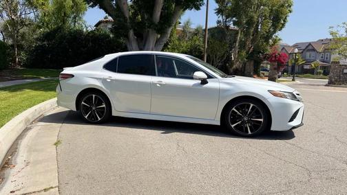 Pearl White 2019 Toyota Camry XSE