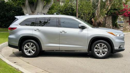 Silver Sky Metallic 2015 Toyota Highlander XLE