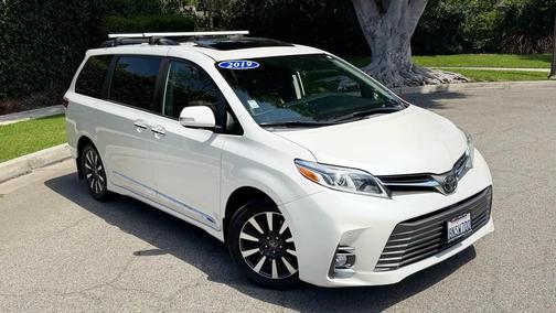 Blizzard Pearl 2019 Toyota Sienna Limited