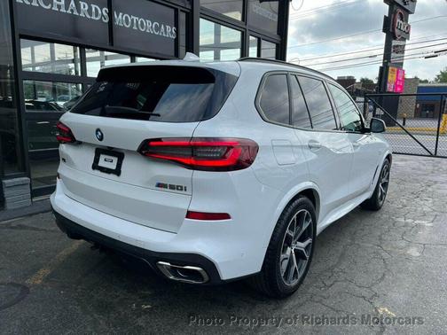 2022 BMW X5 M50i