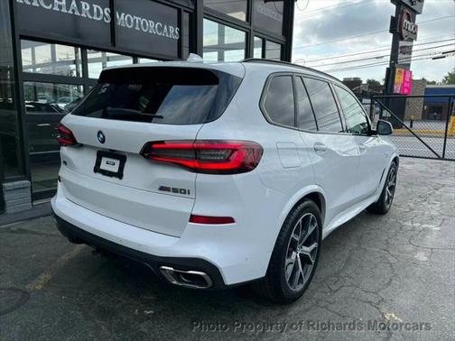 2022 BMW X5 M50i