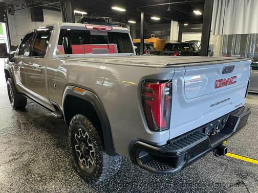 Thunderstorm Grey 2024 GMC Sierra 2500 AT4X
