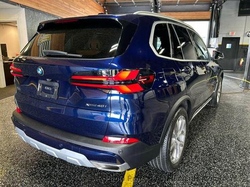 Marina Bay Blue Metallic 2025 BMW X5 xDrive40i
