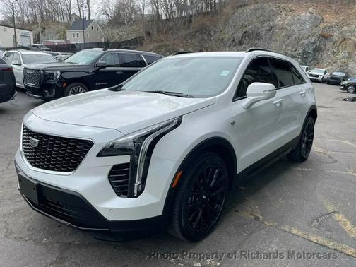 Crystal White Tricoat 2023 Cadillac XT4 Sport