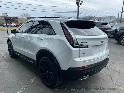 Crystal White Tricoat 2023 Cadillac XT4 Sport