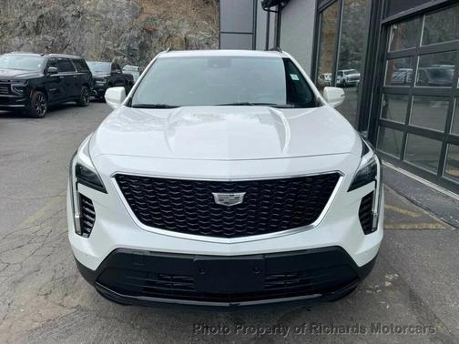 Crystal White Tricoat 2023 Cadillac XT4 Sport