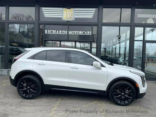 Crystal White Tricoat 2023 Cadillac XT4 Sport