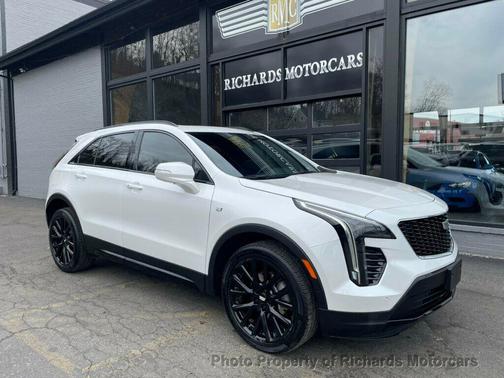 Crystal White Tricoat 2023 Cadillac XT4 Sport