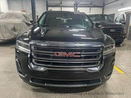 2023 GMC Acadia AWD AT4