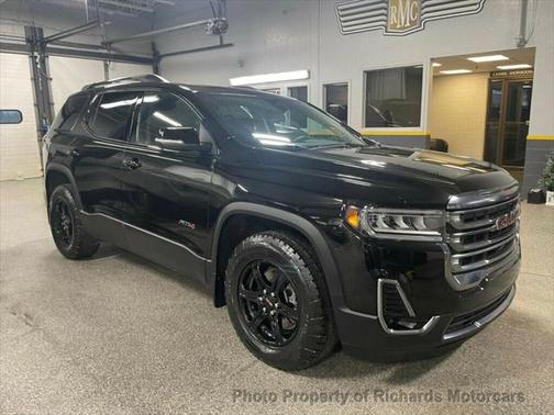 2023 GMC Acadia AWD AT4