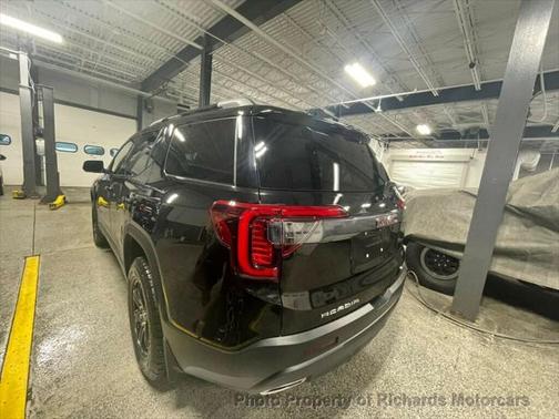 2023 GMC Acadia AWD AT4