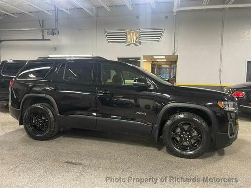 2023 GMC Acadia AWD AT4