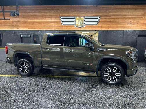 Deep Bronze Metallic 2024 GMC Sierra 1500 AT4
