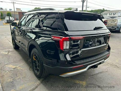 Agate Black Metallic 2026 Ford Explorer Tremor