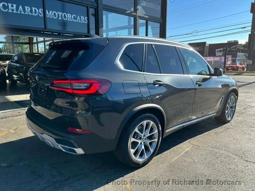 Arctic Gray Metallic 2021 BMW X5 xDrive40i