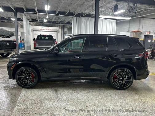 Black Sapphire Metallic 2024 BMW X5 M Base