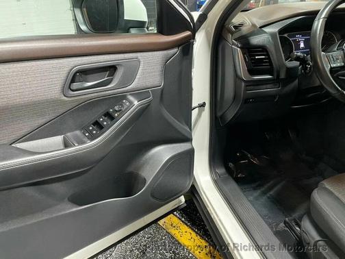 Glacier White 2021 Nissan Rogue S