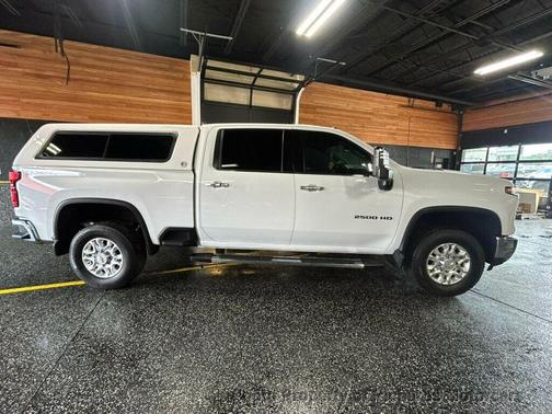 Iridescent Pearl Tricoat 2024 Chevrolet Silverado 2500 LTZ