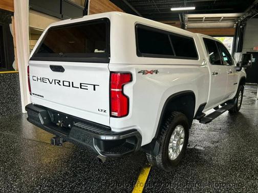 Iridescent Pearl Tricoat 2024 Chevrolet Silverado 2500 LTZ