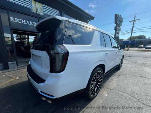 2025 Chevrolet Tahoe 4WD High Country