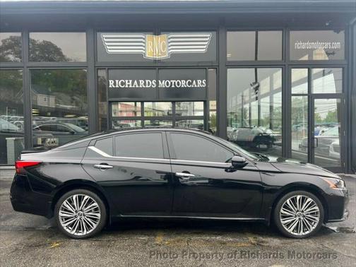 2023 Nissan Altima Platinum