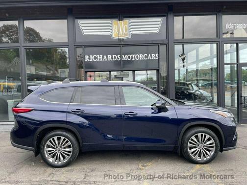 2020 Toyota Highlander Hybrid Platinum