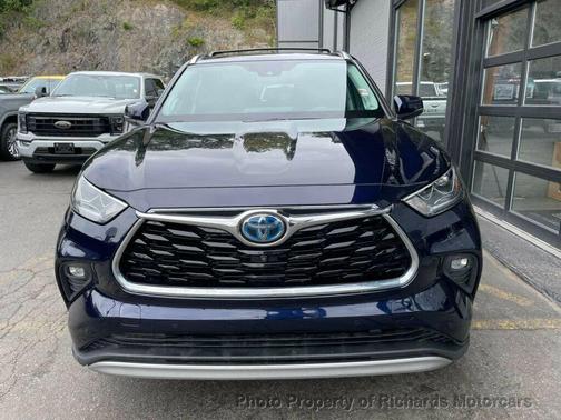 2020 Toyota Highlander Hybrid Platinum
