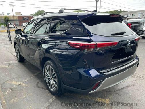 2020 Toyota Highlander Hybrid Platinum